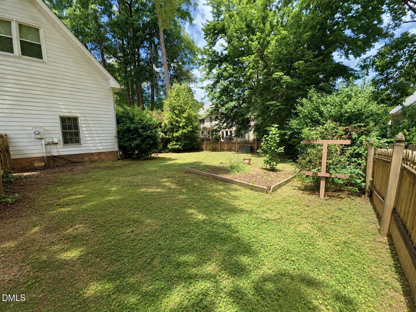 1003 Inglenook Place Property Photo 34