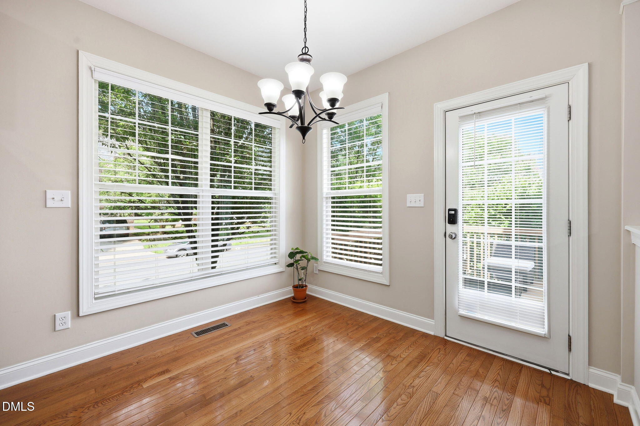 101 Bayless Ridge Court Property Photo 16