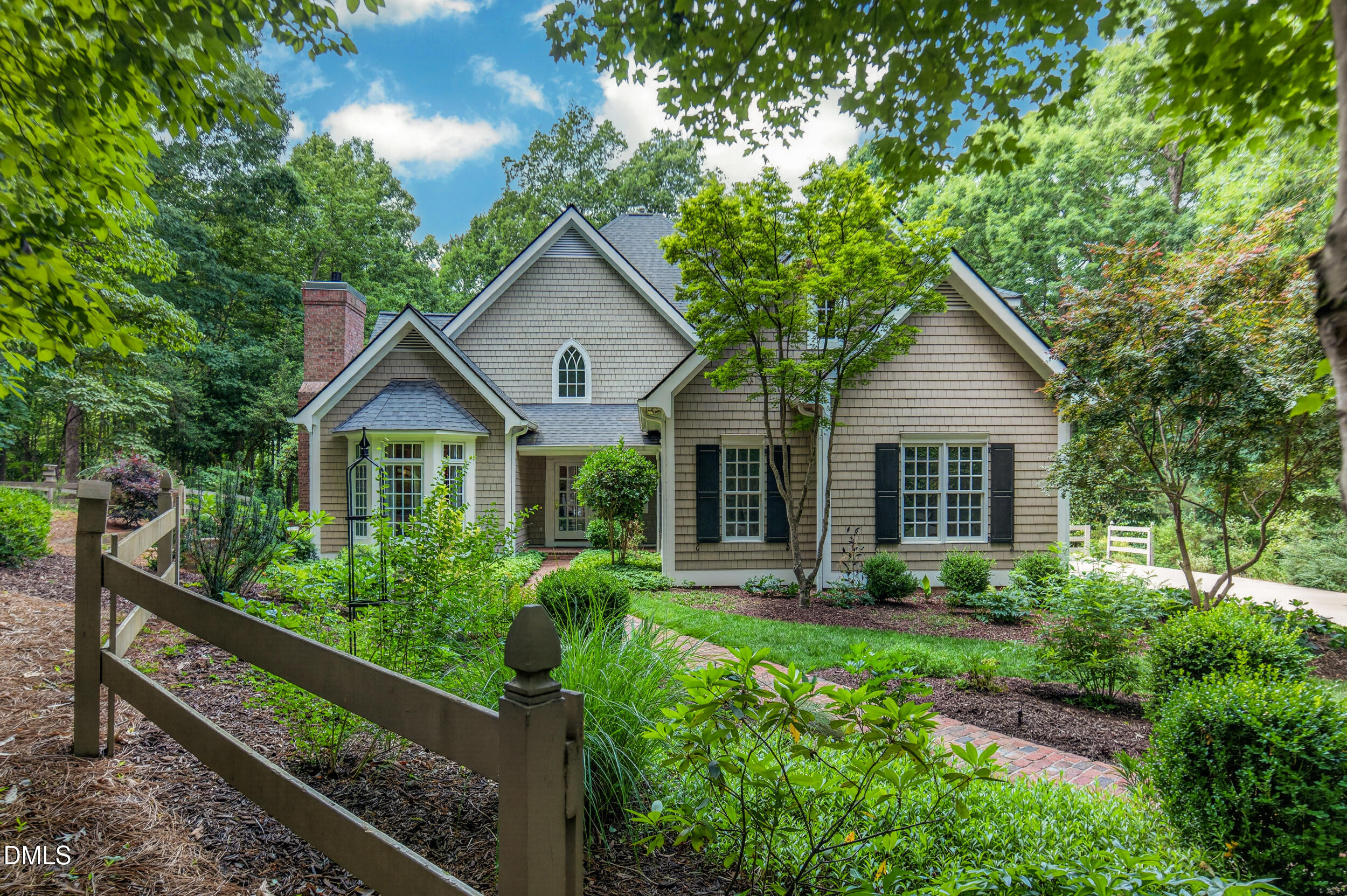 443 Valley Lane