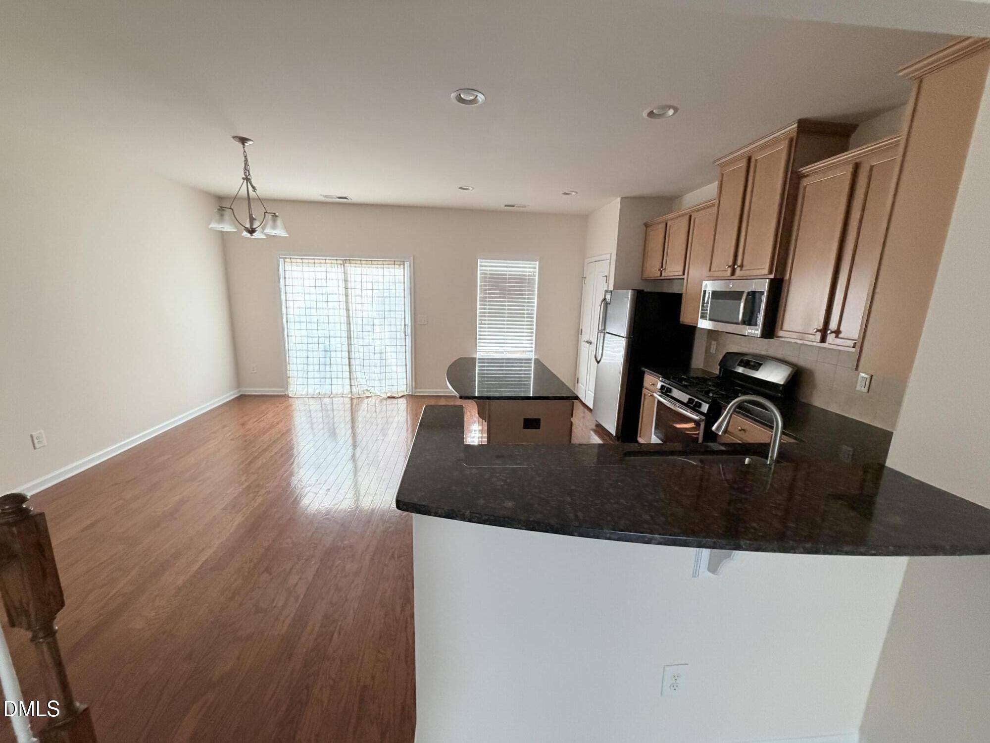 717 Suffield Way Property Photo 6