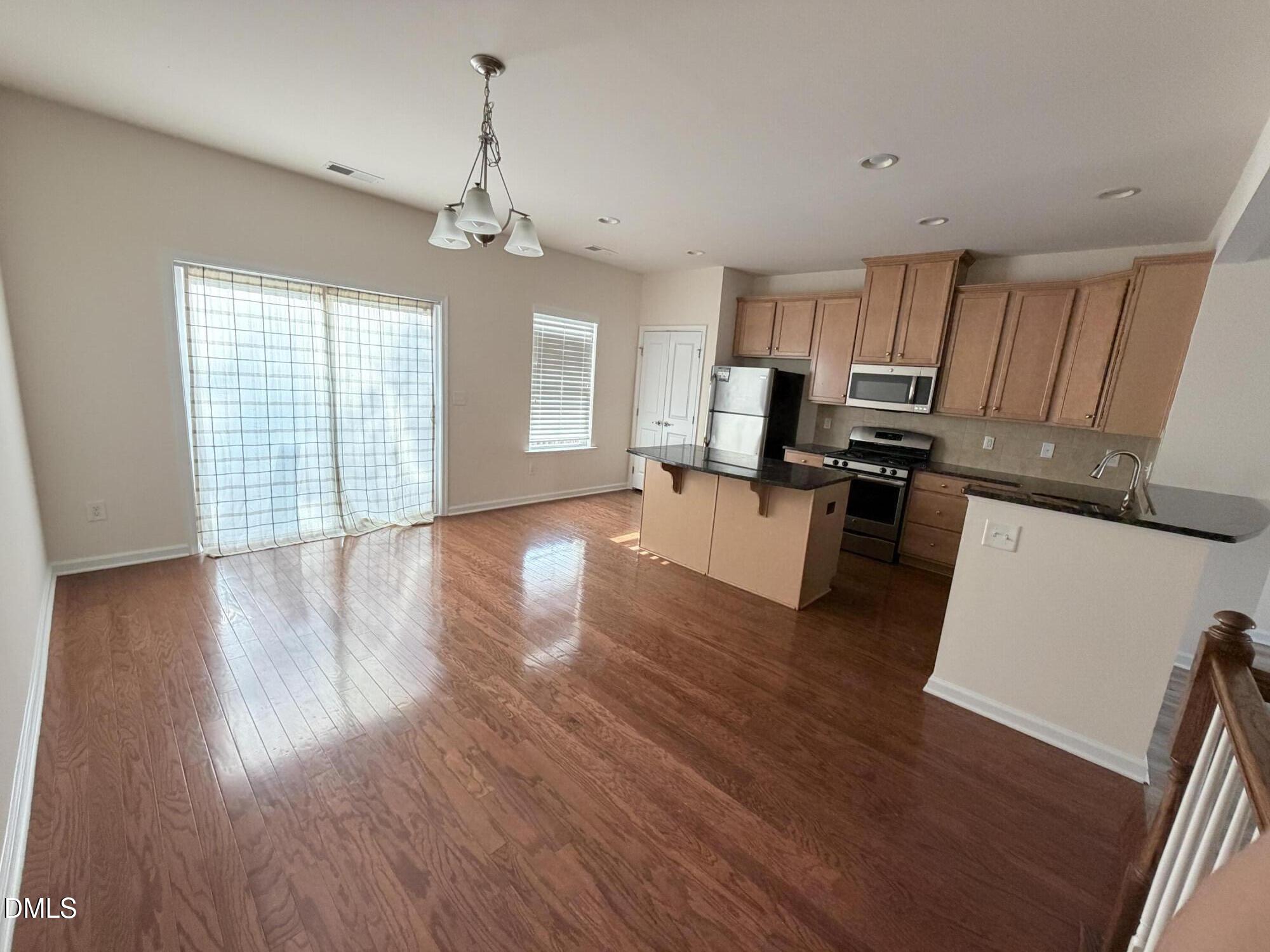 717 Suffield Way Property Photo 7