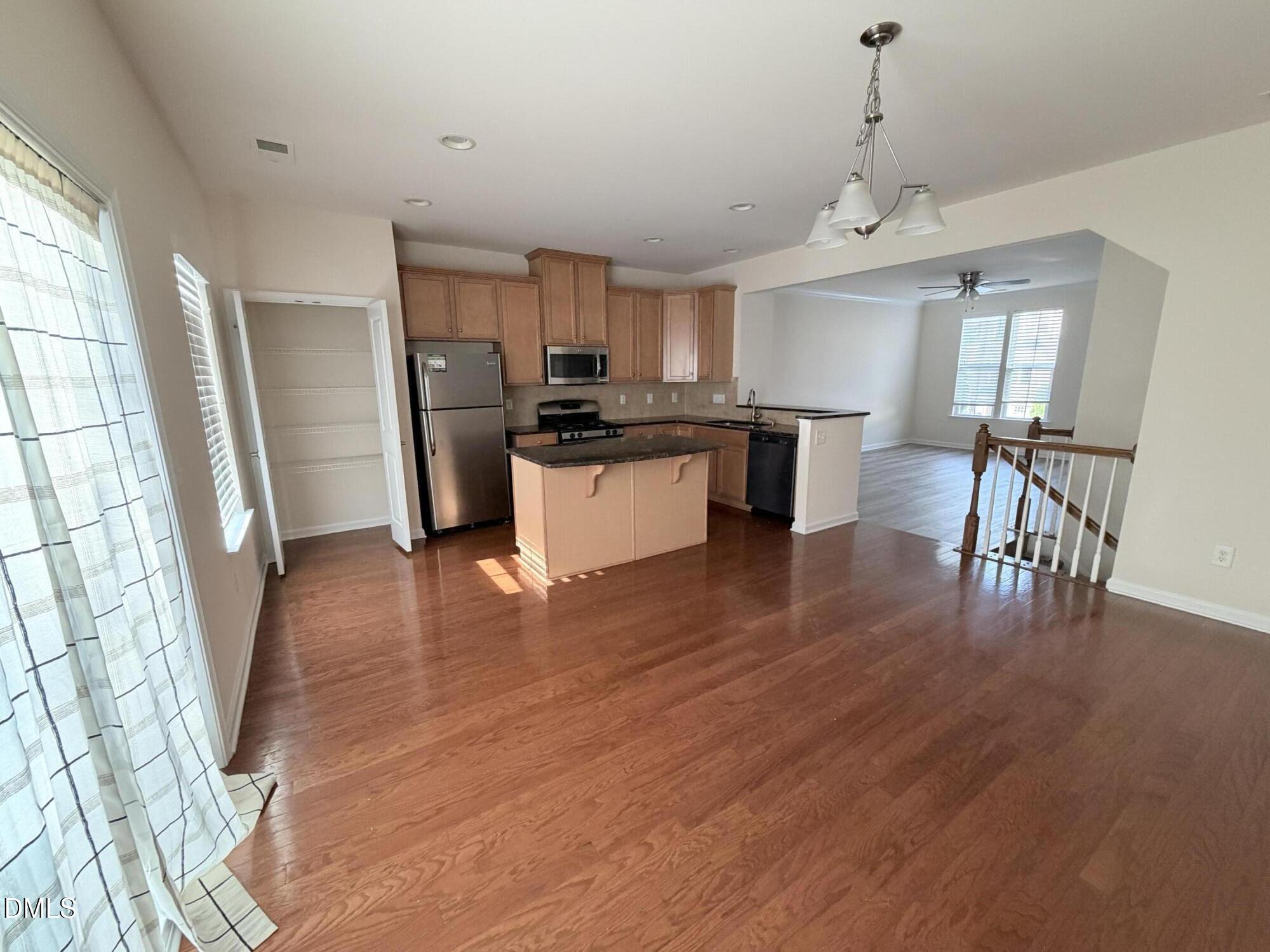 717 Suffield Way Property Photo 8