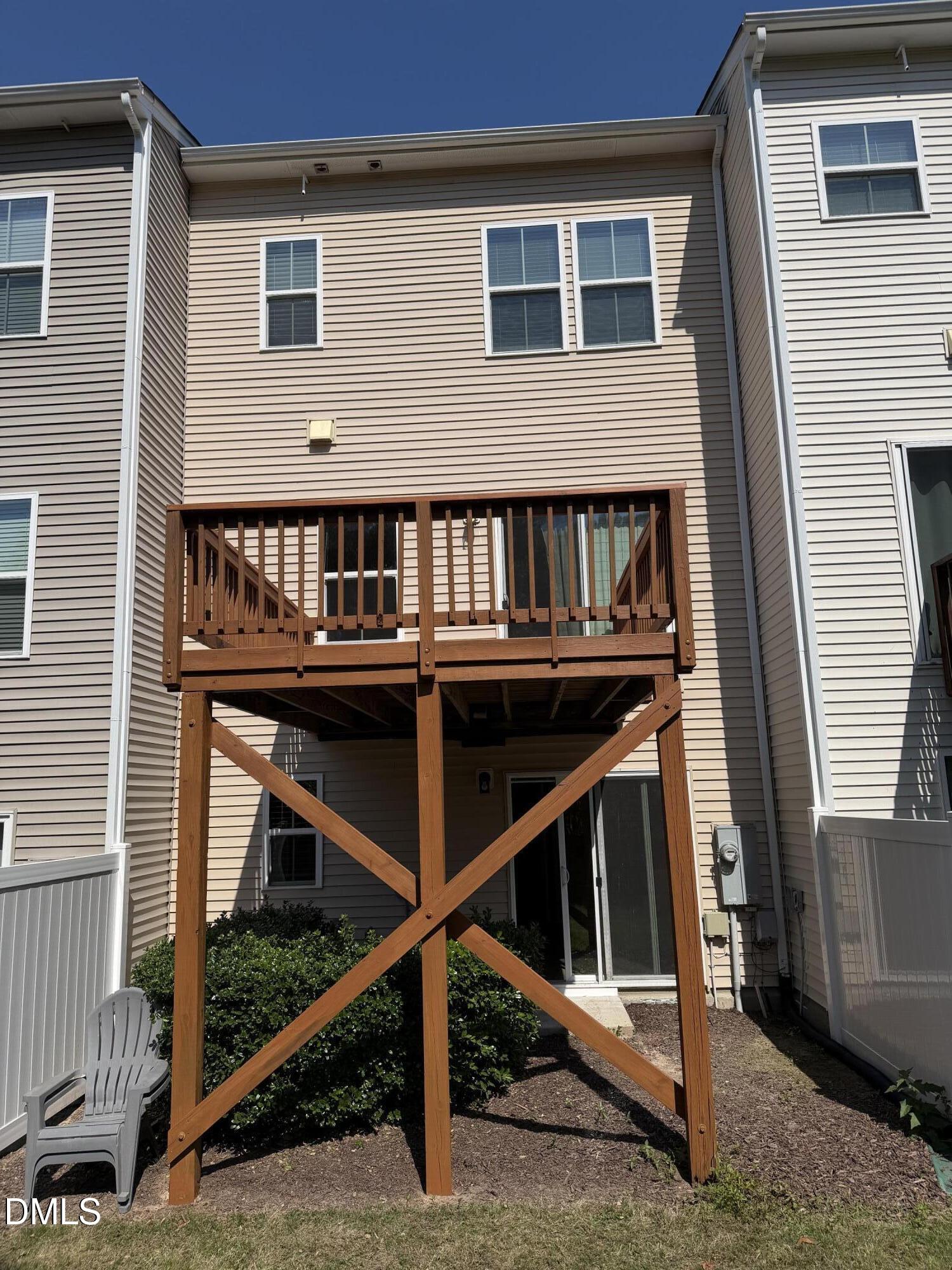 717 Suffield Way Property Photo 29