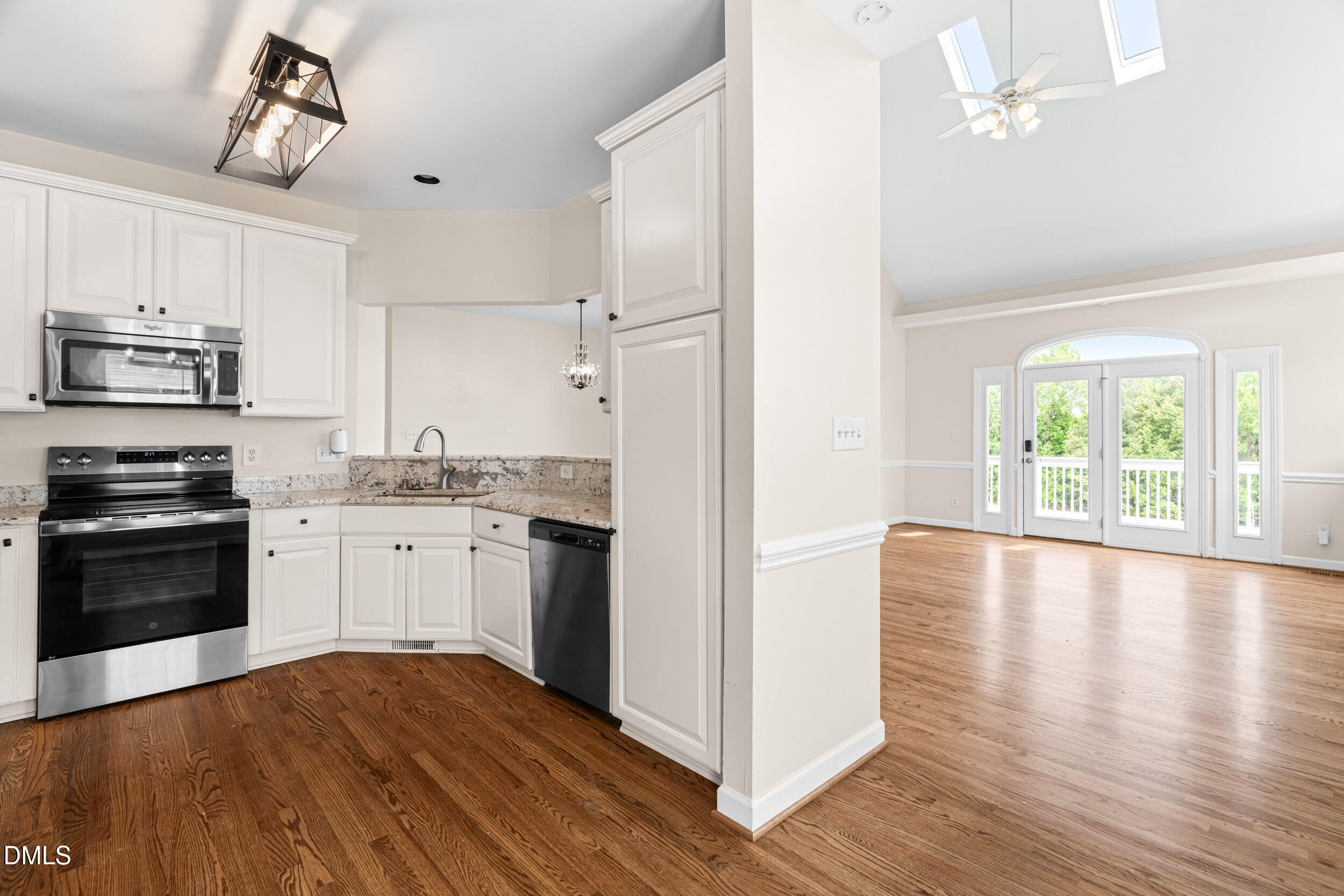 744 Seastone Street Property Photo 12
