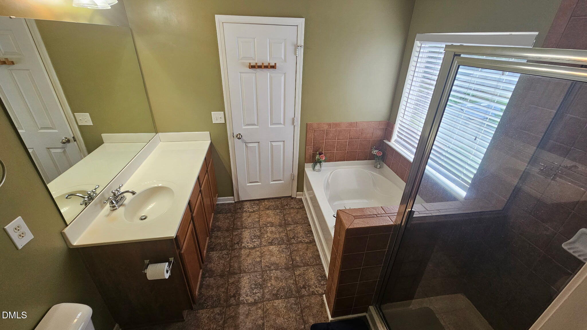 100 Dockrail Court Property Photo 11