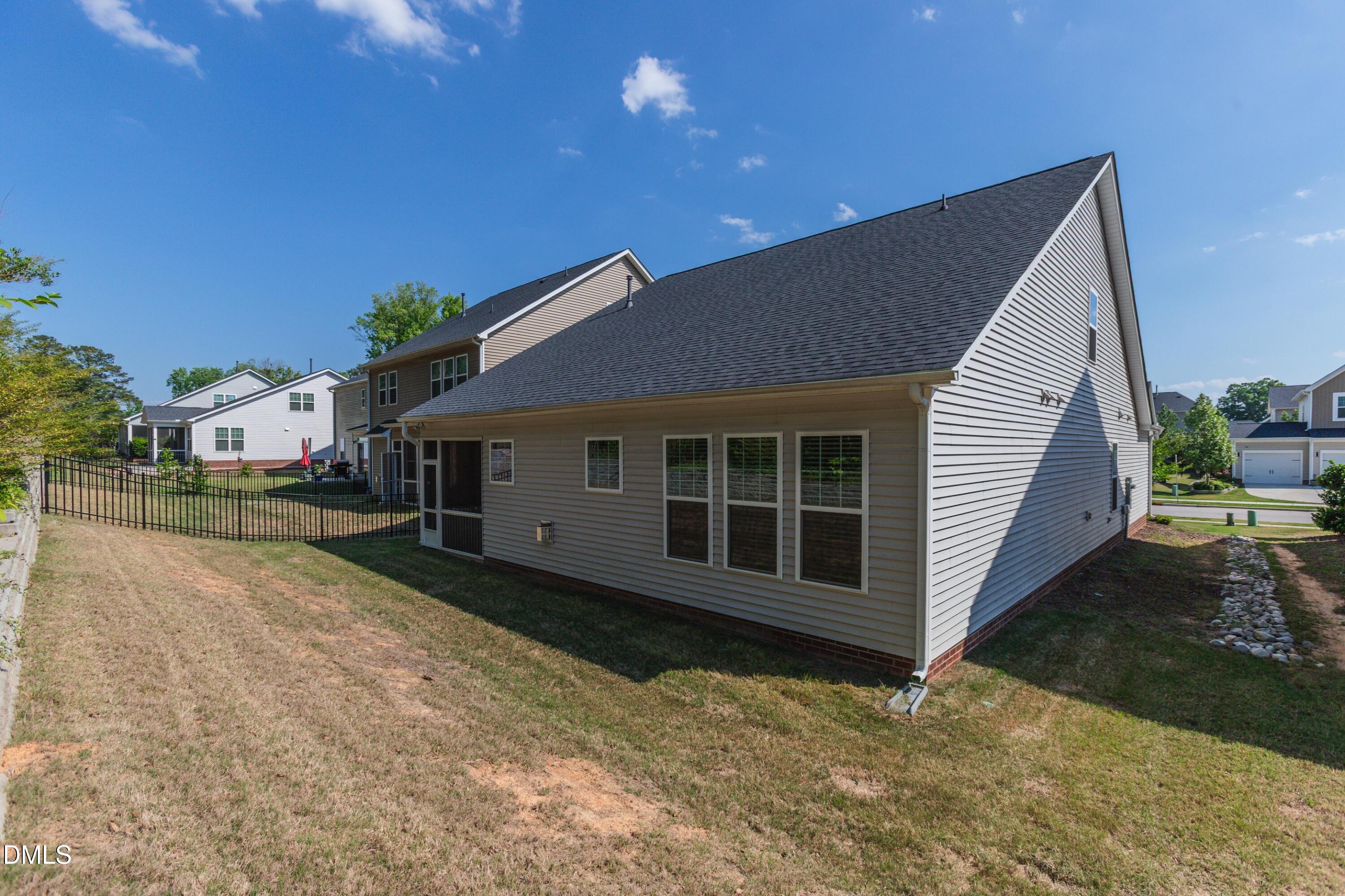 154 Durie Way Property Photo 32