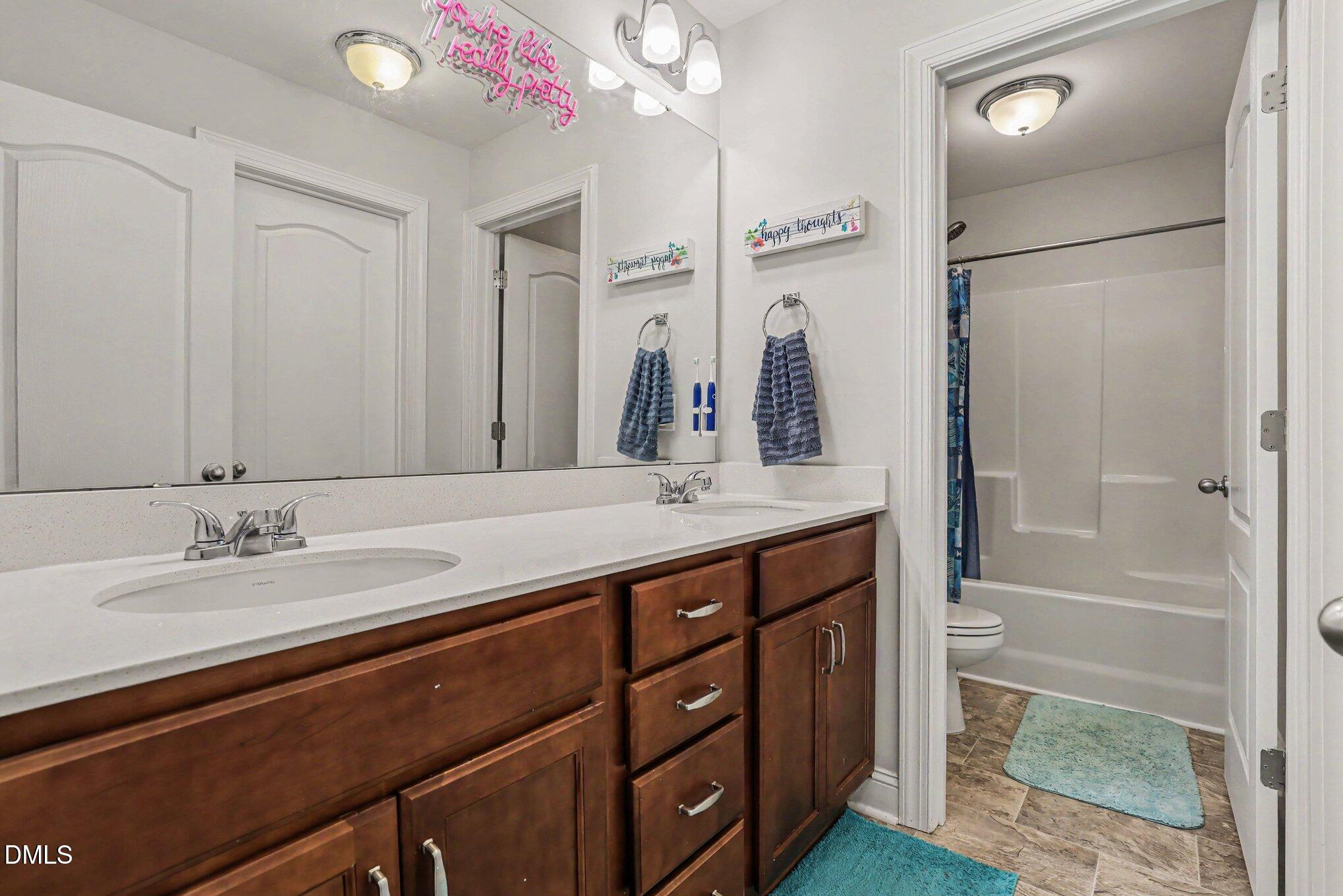 2712 Oxford Bluff Drive Property Photo 23