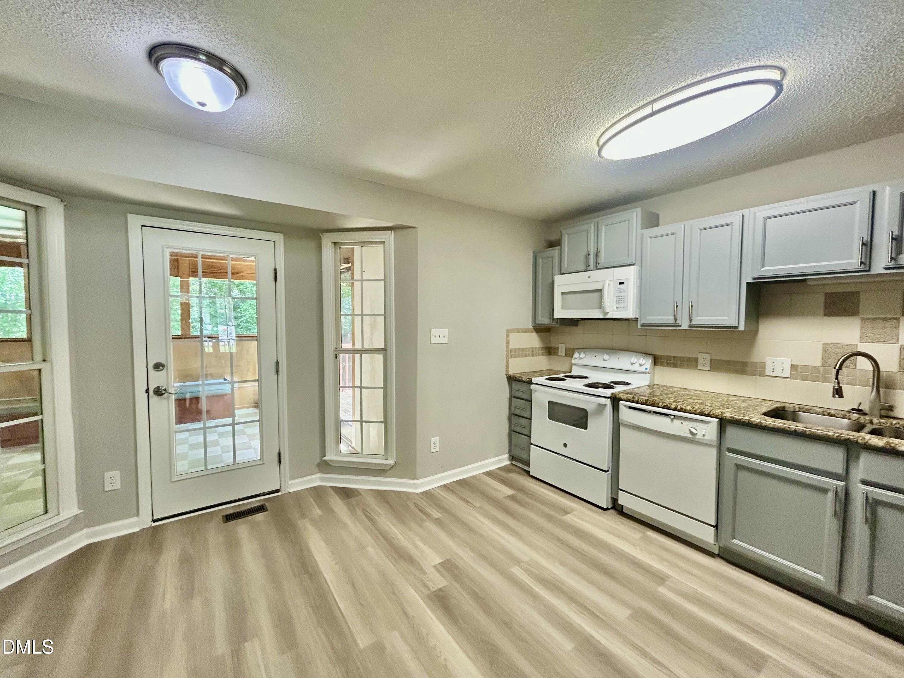 5728 Woof Place Property Photo 3