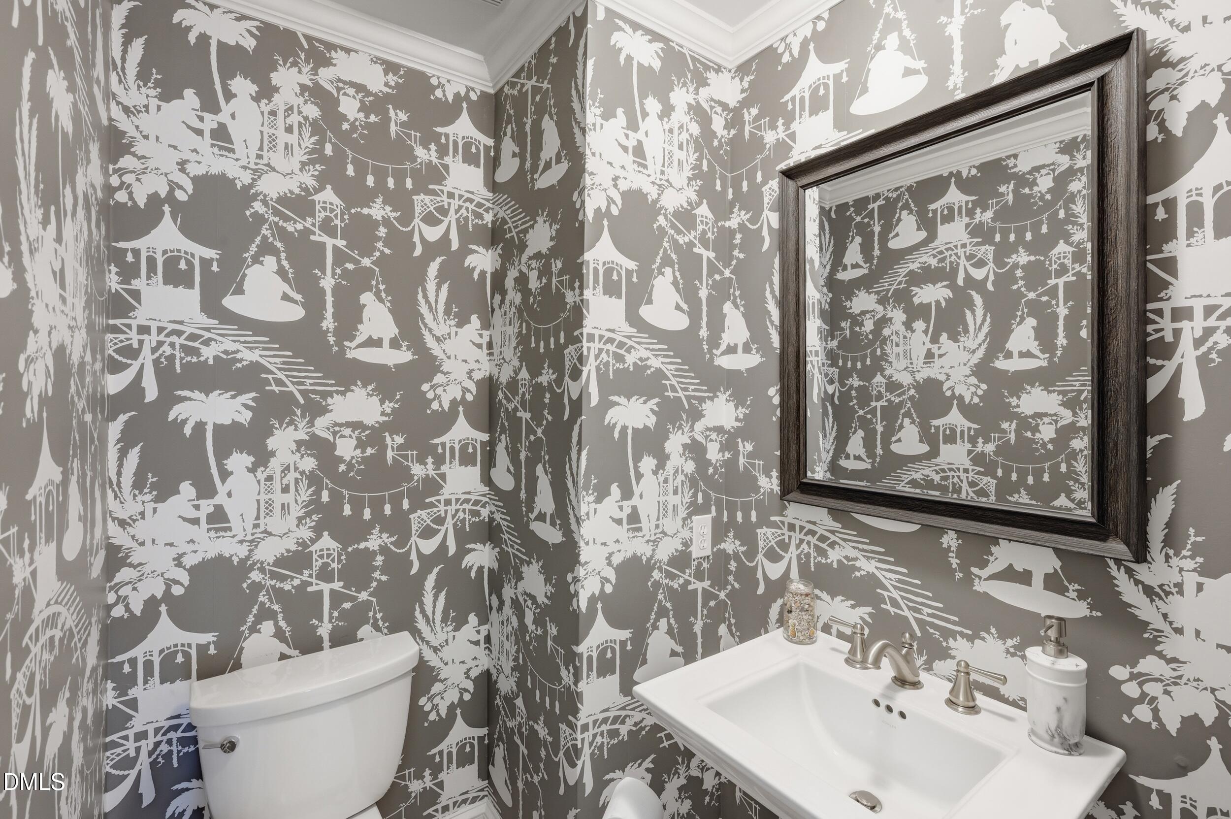 7514 Wellesley Park S Property Photo 8