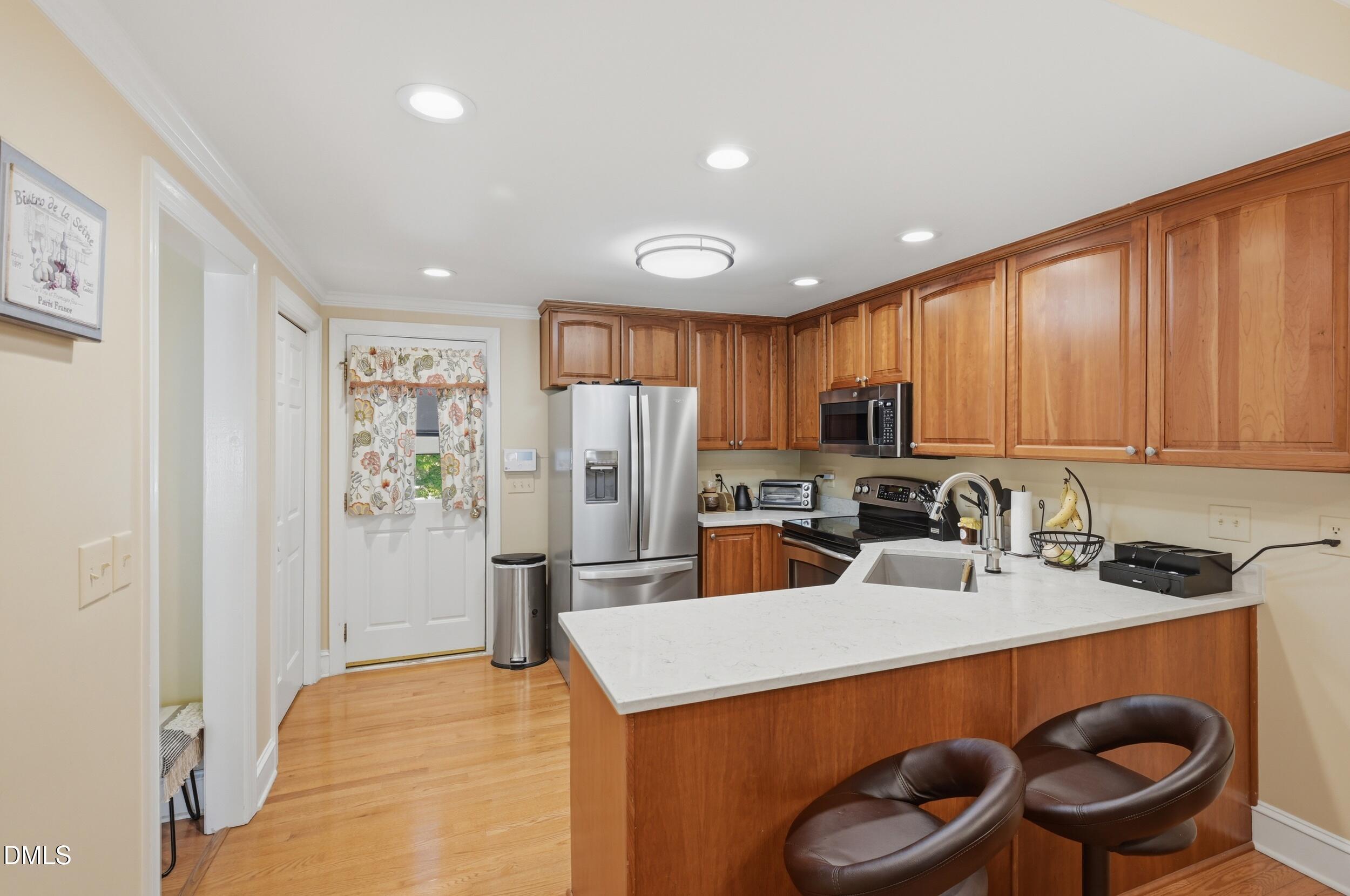 7514 Wellesley Park S Property Photo 10