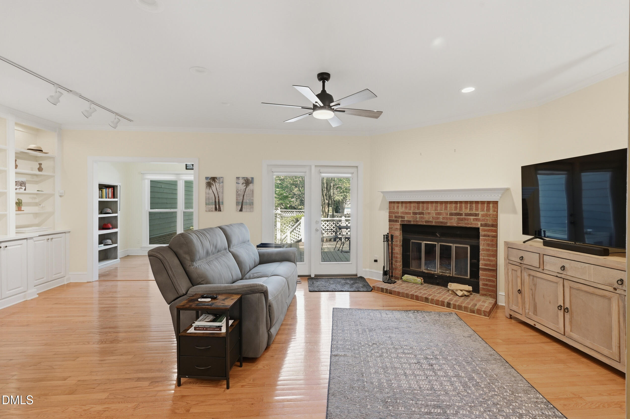7514 Wellesley Park S Property Photo 14
