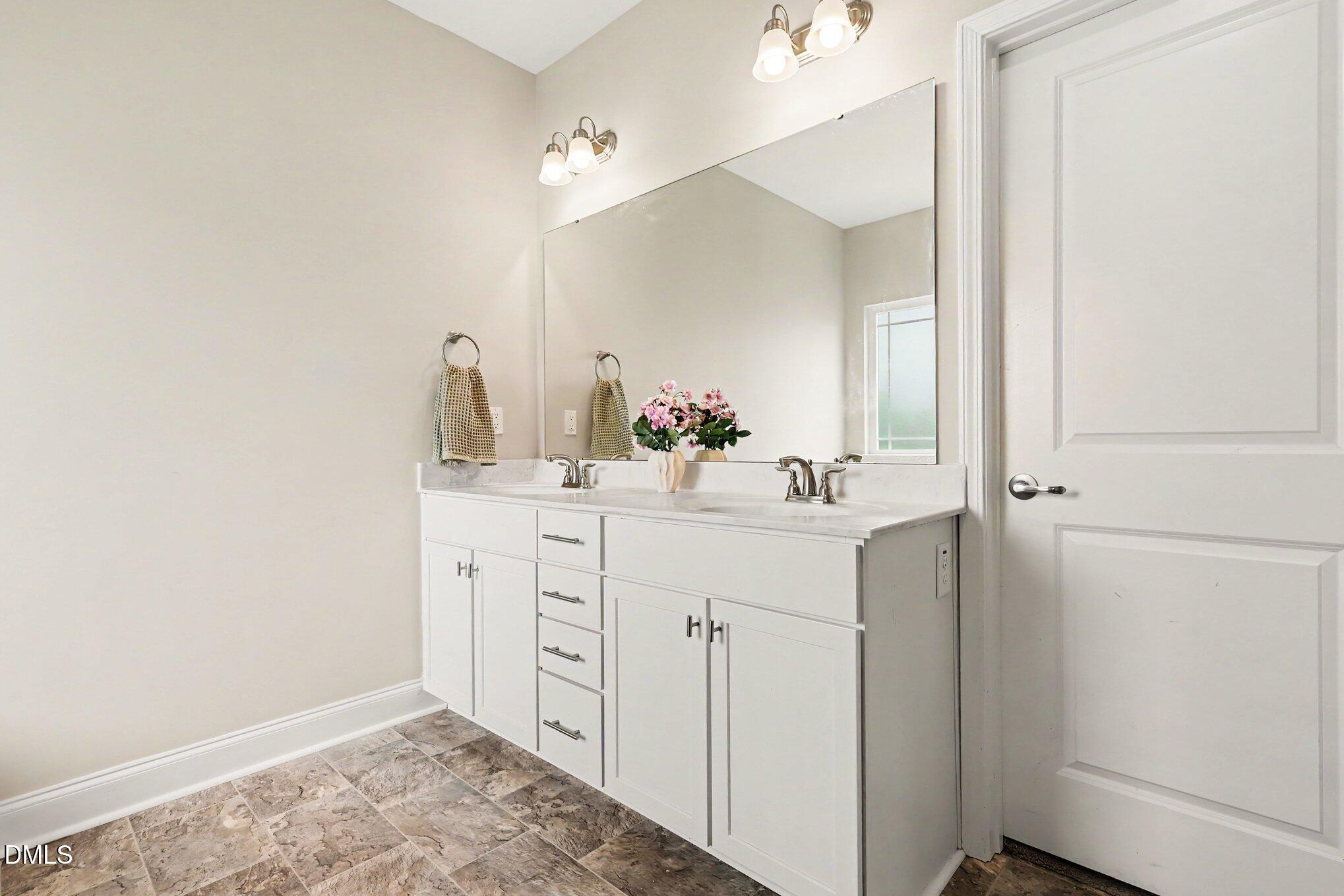 52 Heirloom Court Property Photo 15