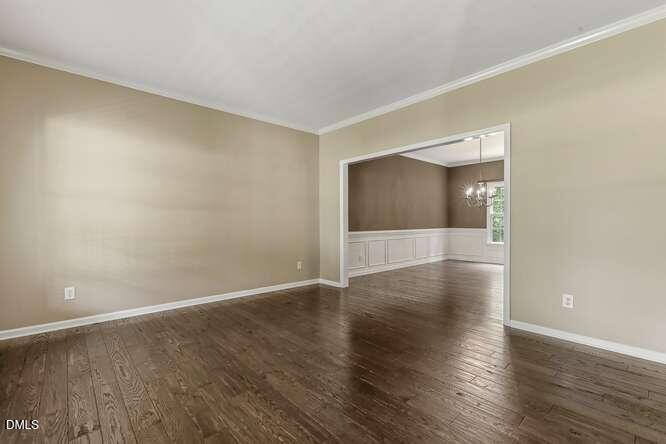 401 Peachtree Point Court Property Photo 7
