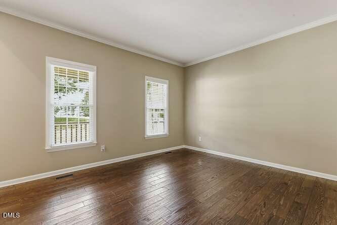 401 Peachtree Point Court Property Photo 8