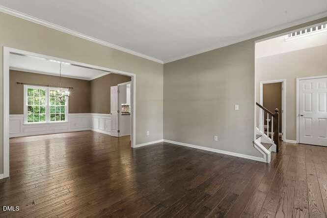 401 Peachtree Point Court Property Photo 9