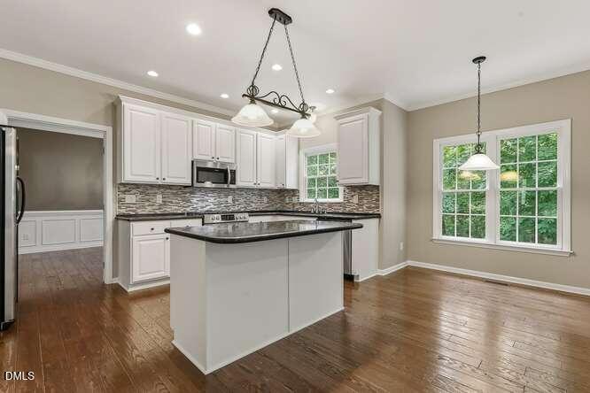401 Peachtree Point Court Property Photo 13