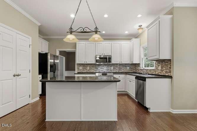 401 Peachtree Point Court Property Photo 14
