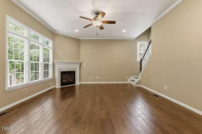 401 Peachtree Point Court Property Photo 23