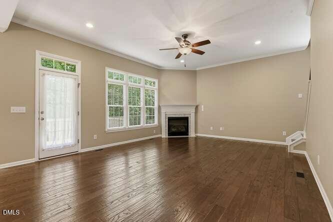 401 Peachtree Point Court Property Photo 24