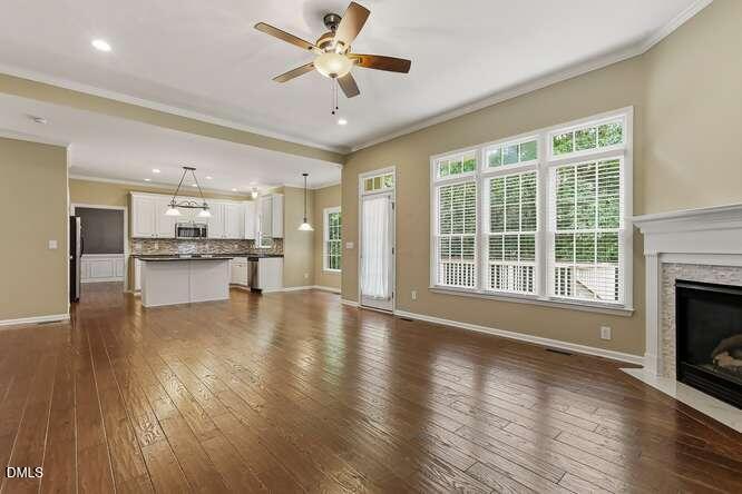 401 Peachtree Point Court Property Photo 25