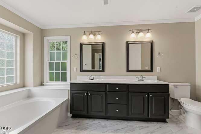 401 Peachtree Point Court Property Photo 32