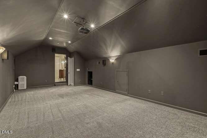 401 Peachtree Point Court Property Photo 44