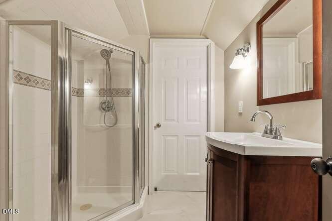 401 Peachtree Point Court Property Photo 46