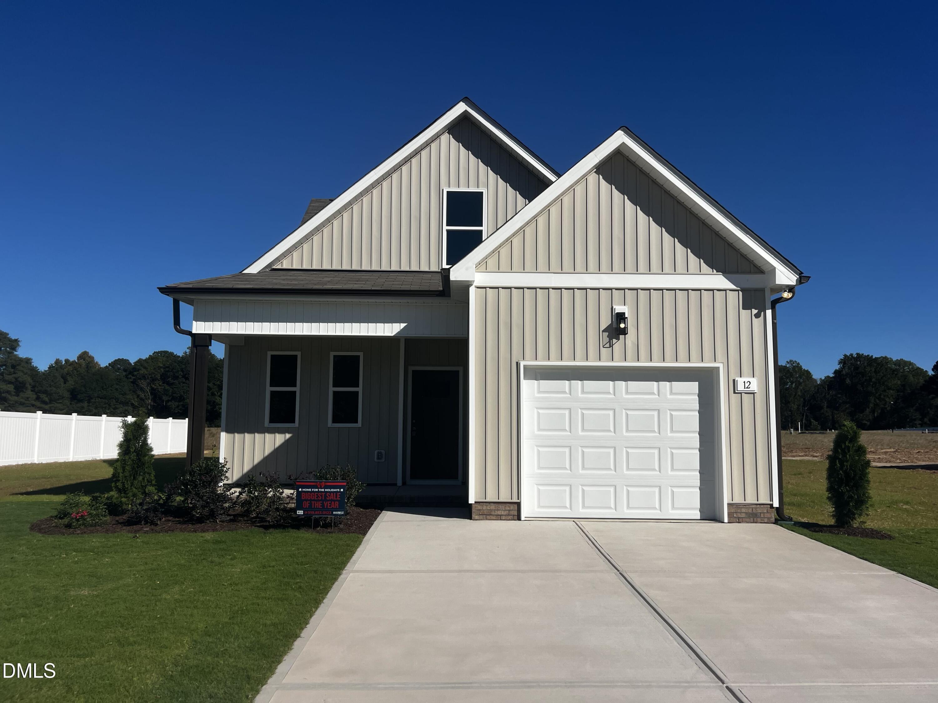 12 W Coulter Court Property Photo 1