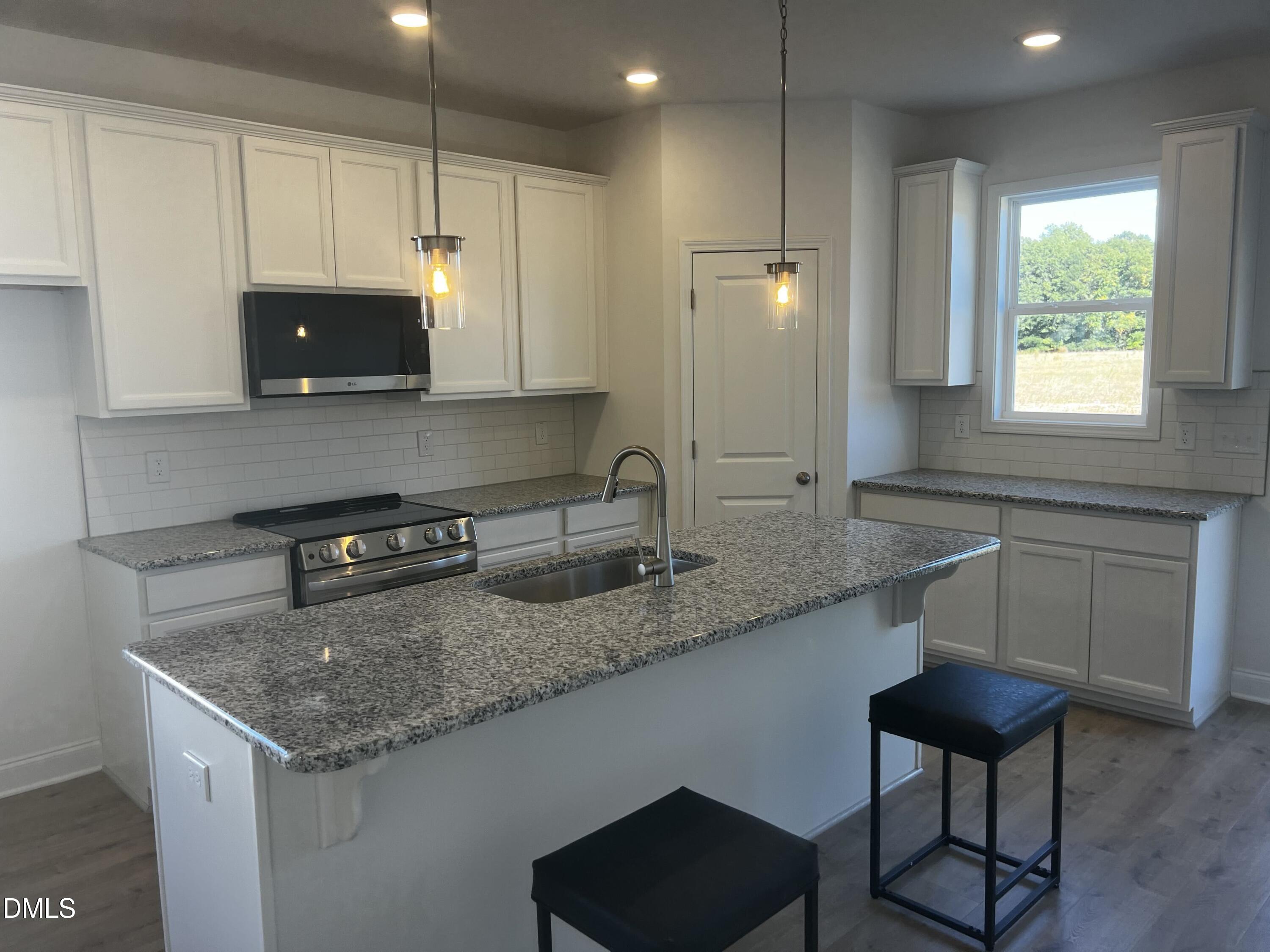 12 W Coulter Court Property Photo 3
