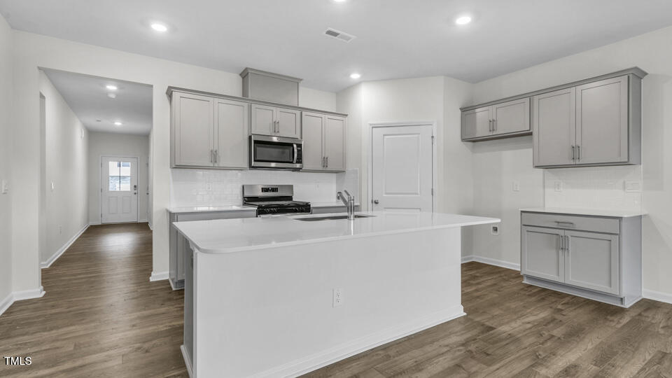 729 Sparkling Pear Drive Property Photo 4
