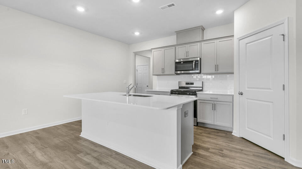 729 Sparkling Pear Drive Property Photo 6