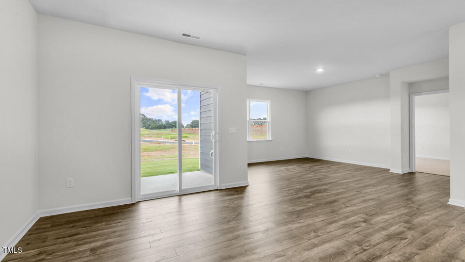 729 Sparkling Pear Drive Property Photo 9