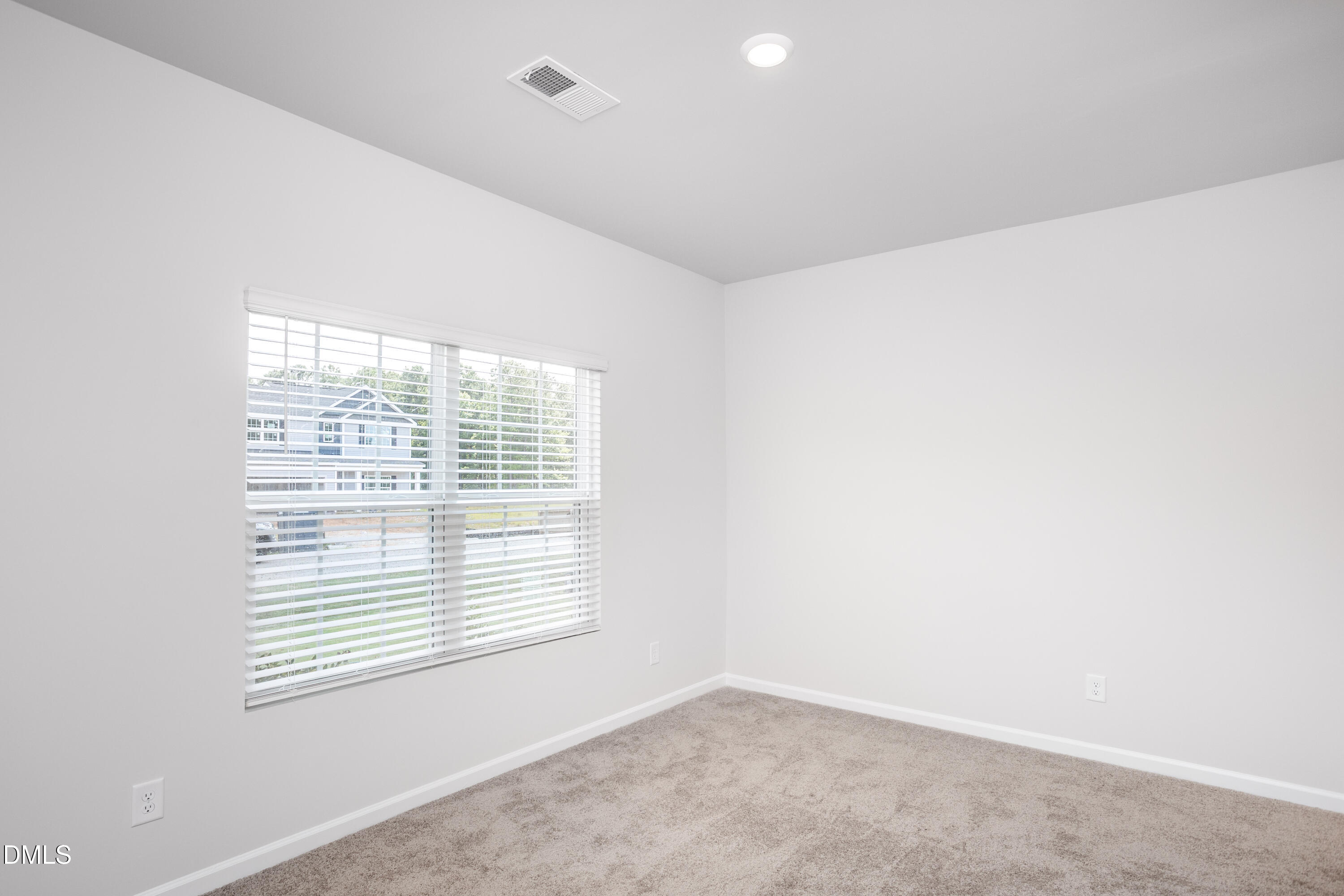 549 Chedworth Drive Property Photo 15