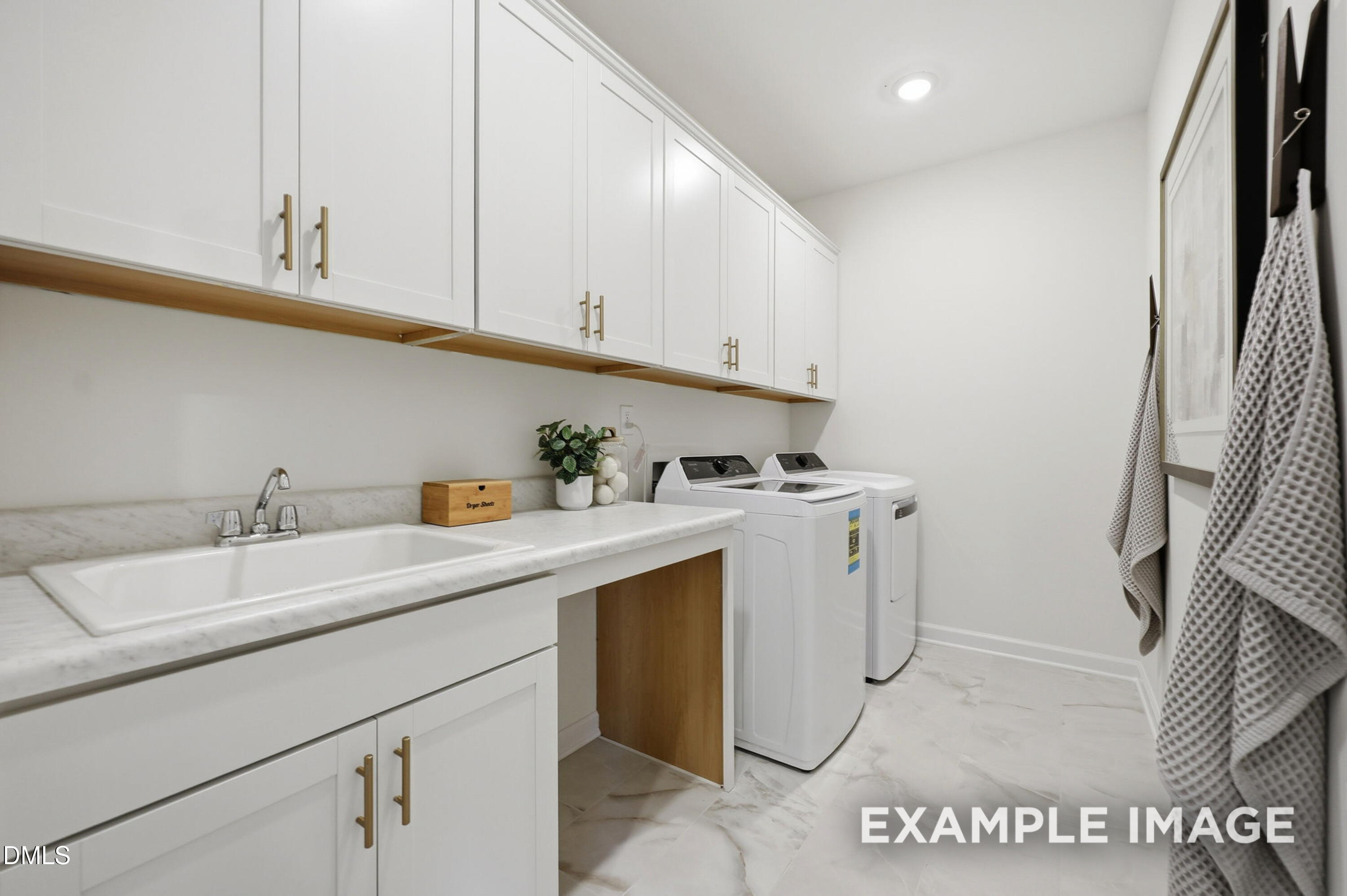 828 Diana Victoria Court Property Photo 13