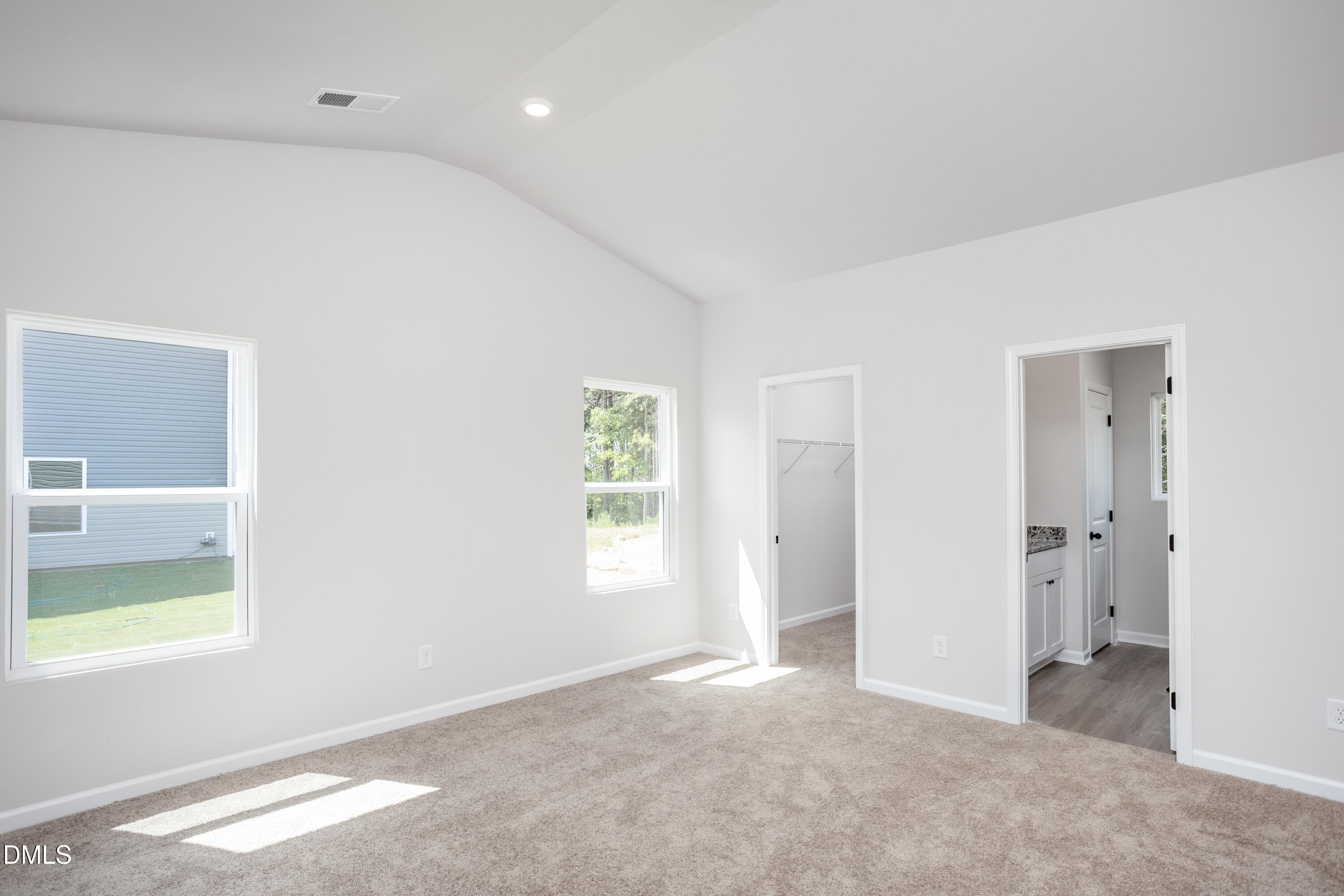 562 Chedworth Drive Property Photo 11