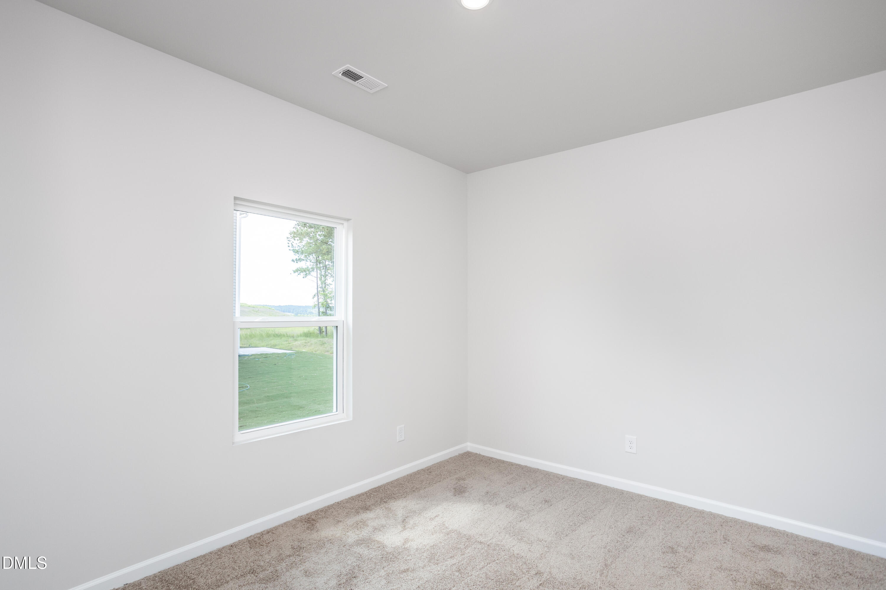 562 Chedworth Drive Property Photo 14