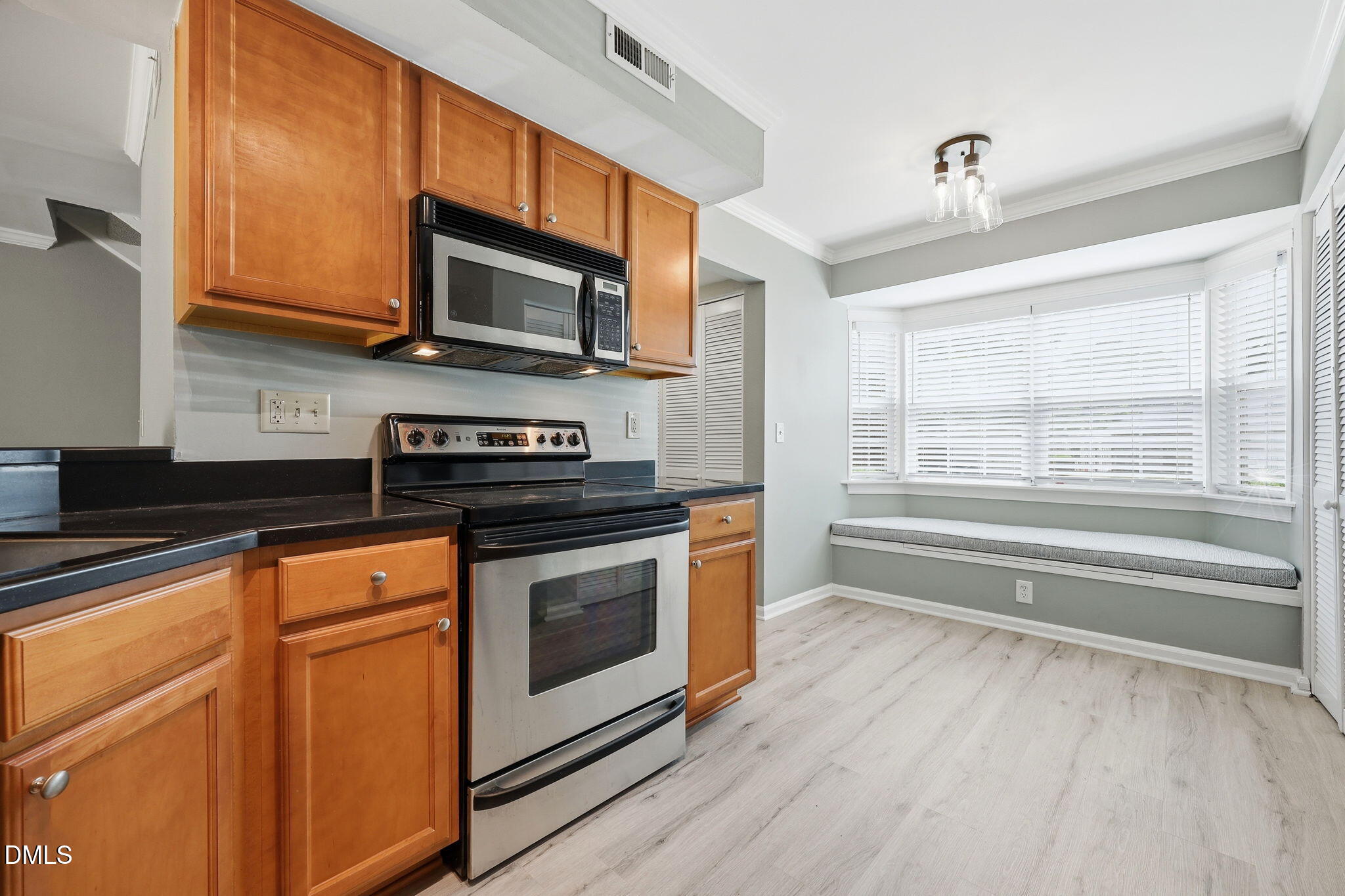7605 Falcon Rest Circle Property Photo 9