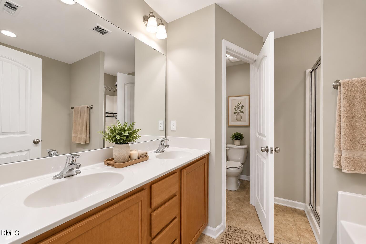 2704 Benevolence Drive Property Photo 12