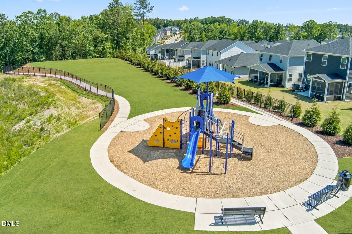 2608 Pivot Ridge Drive Property Photo 14