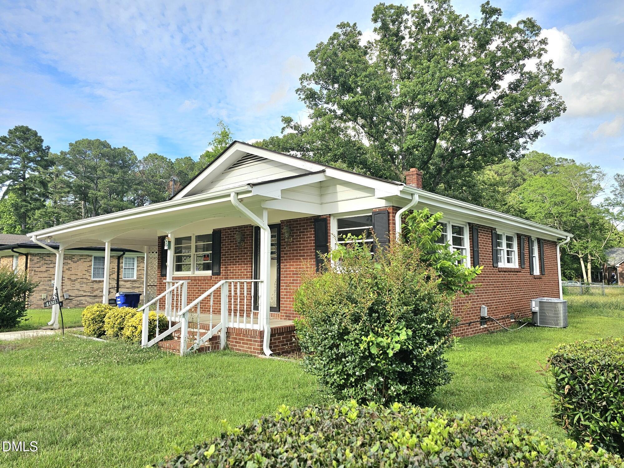 408 Oak Street Property Photo 2