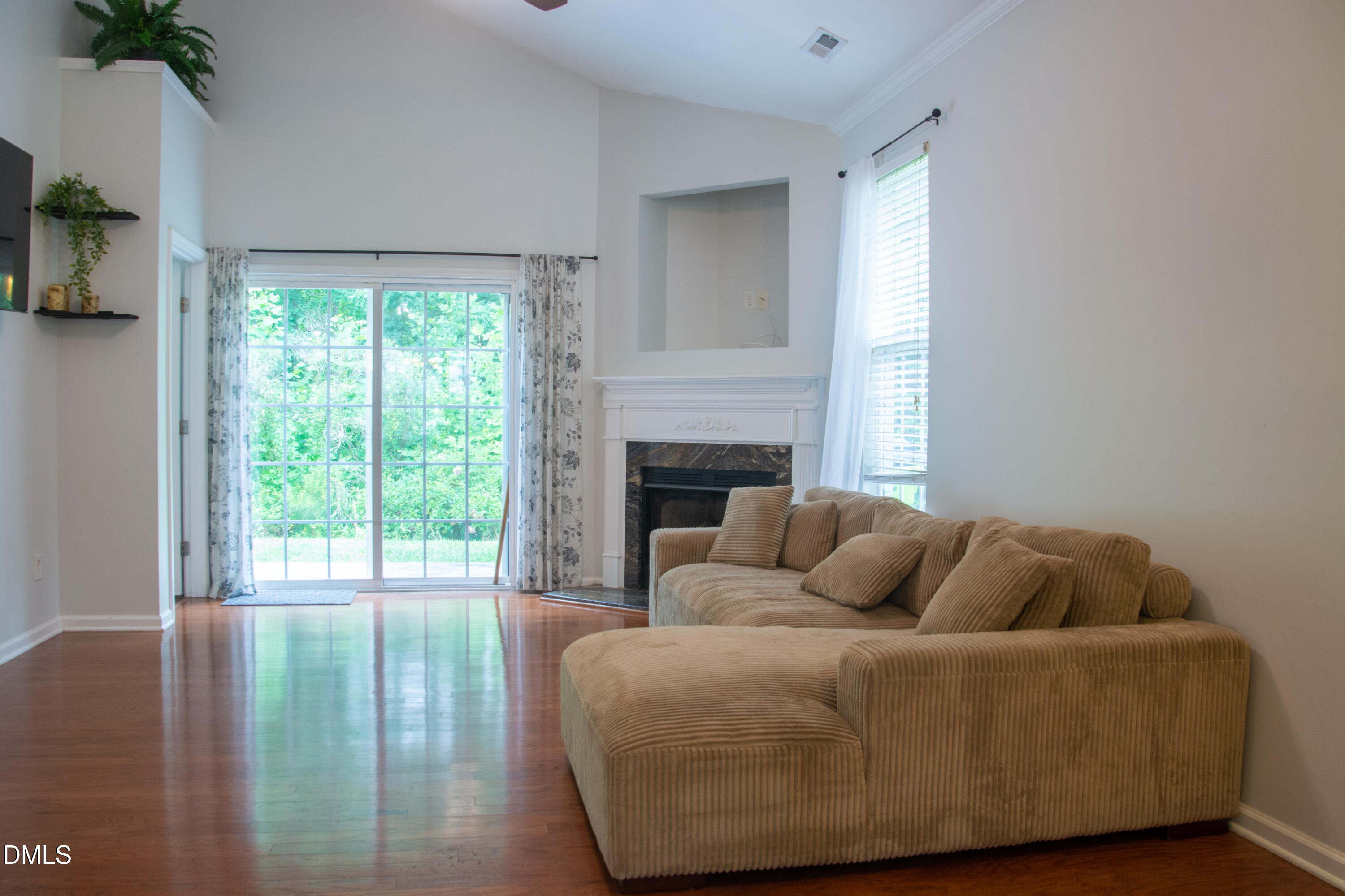 3527 Sugar Tree Place Property Photo 7