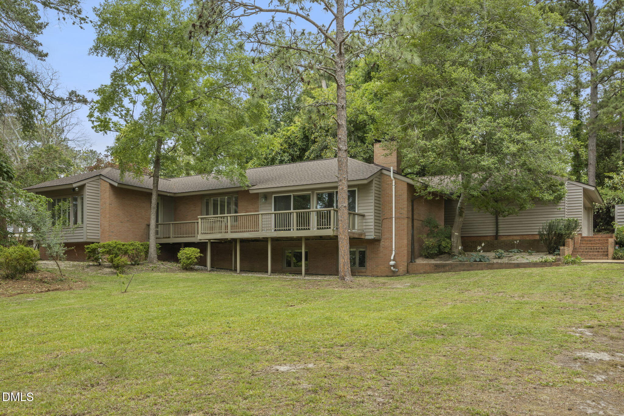 501 Valley Road Property Photo 1