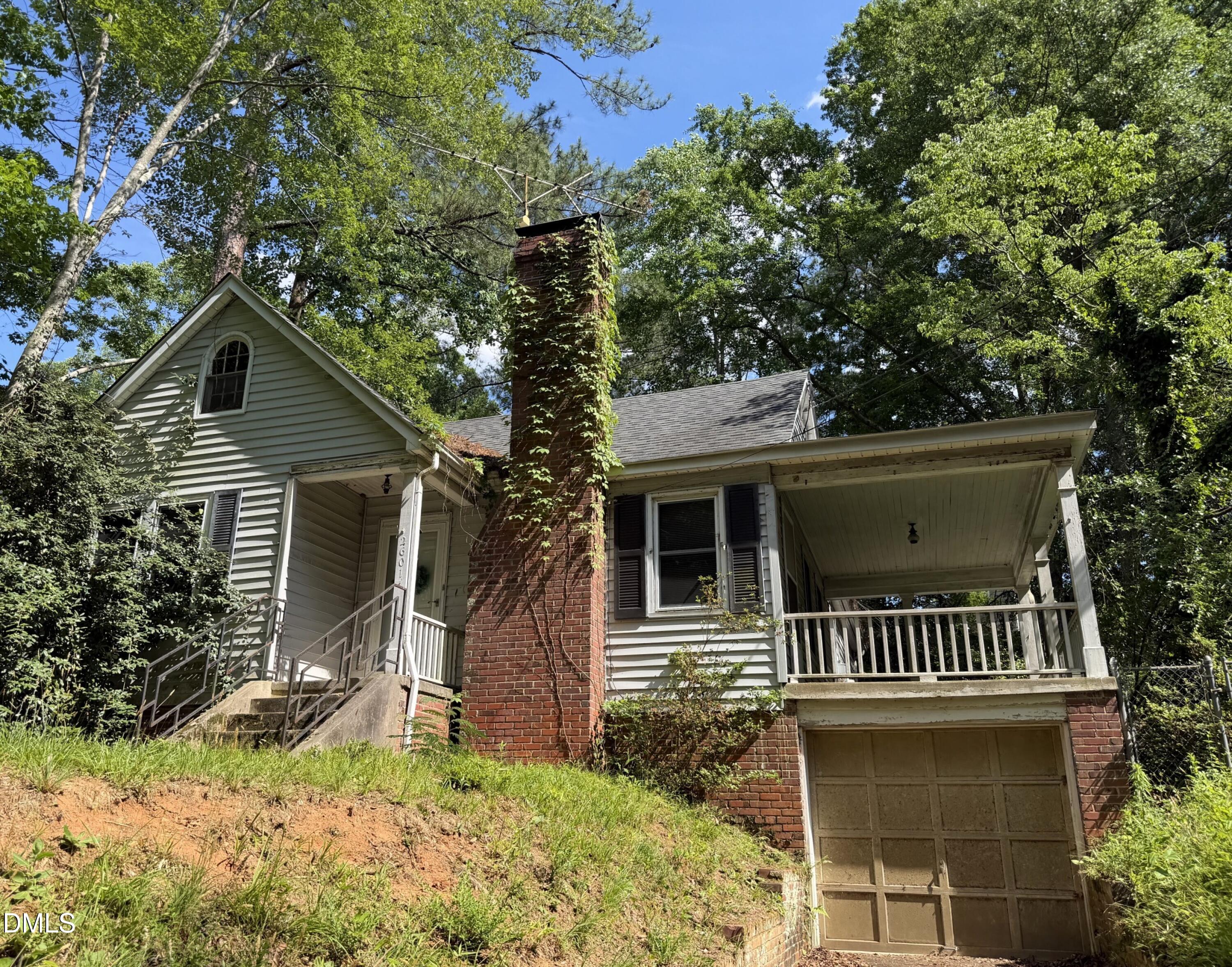 2601 Van Dyke Avenue Property Photo 1