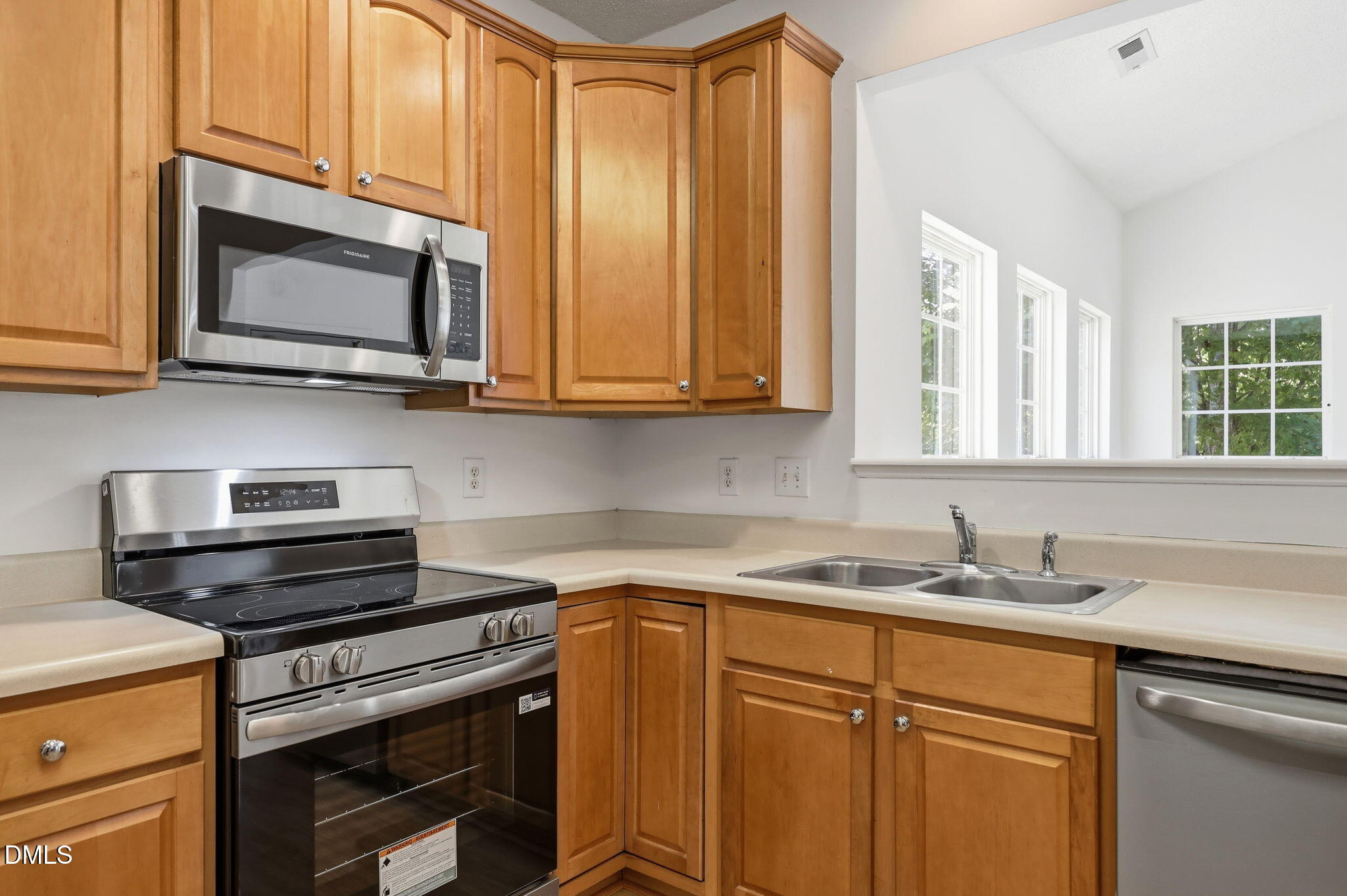 841 Stackhurst Way Property Photo 14