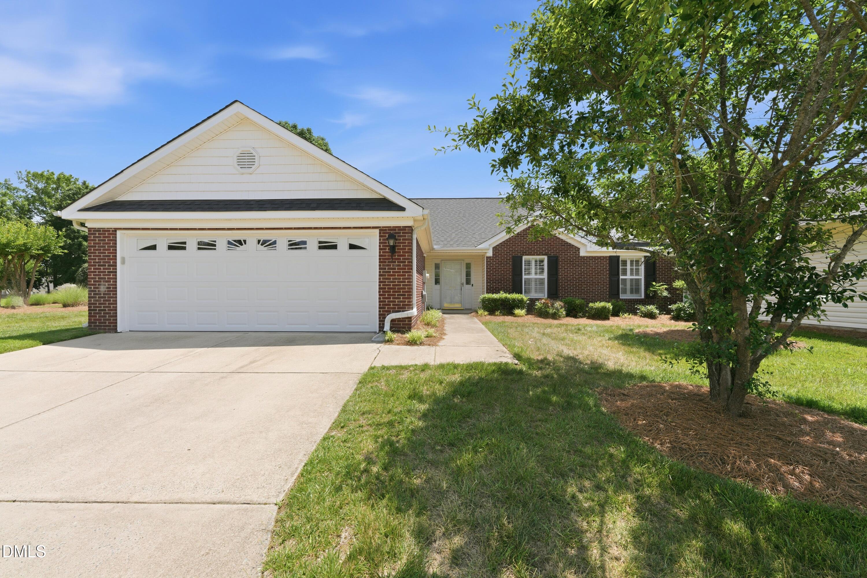 2035 Sweetbay Circle Property Photo 1