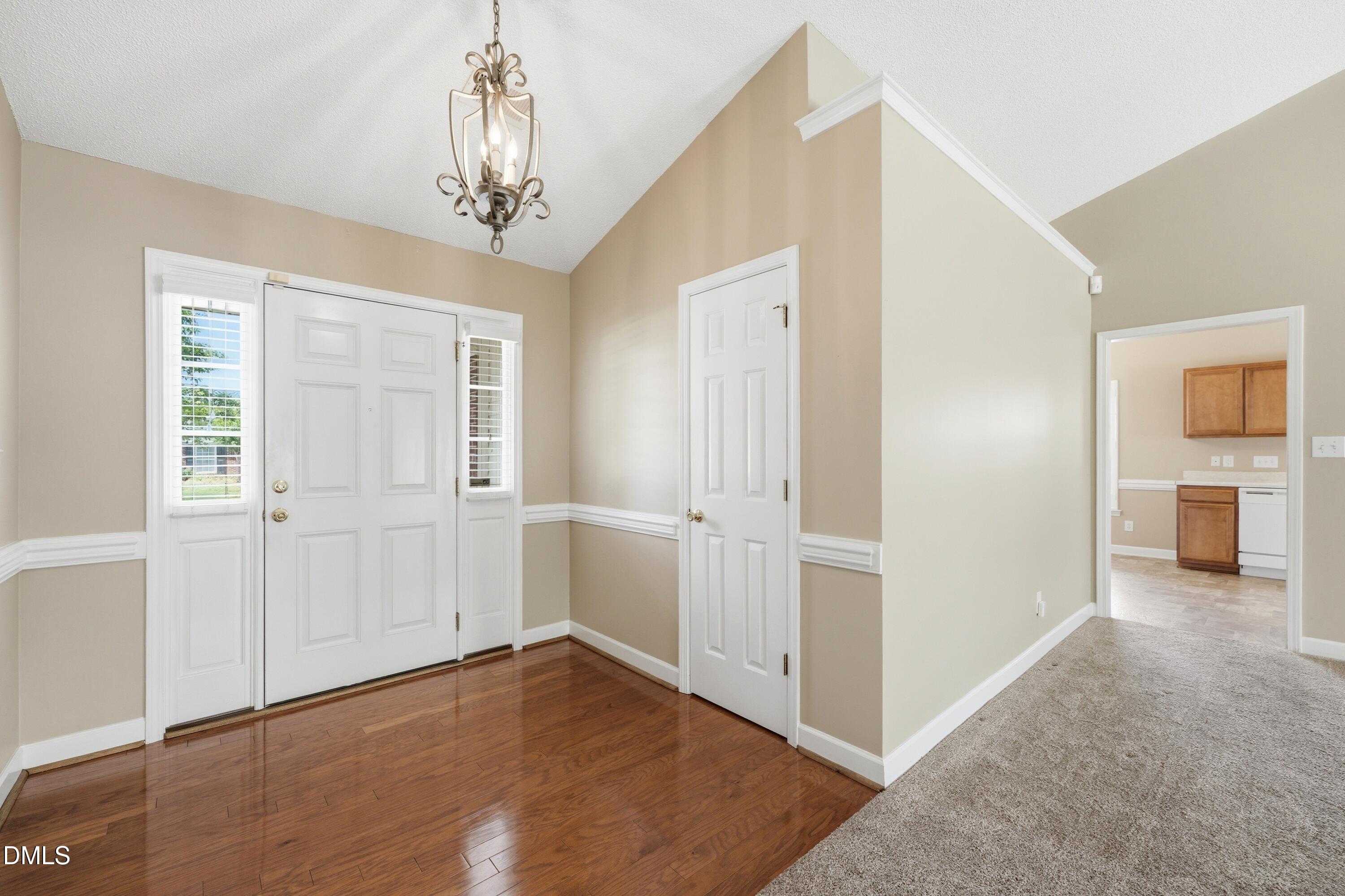 2035 Sweetbay Circle Property Photo 3