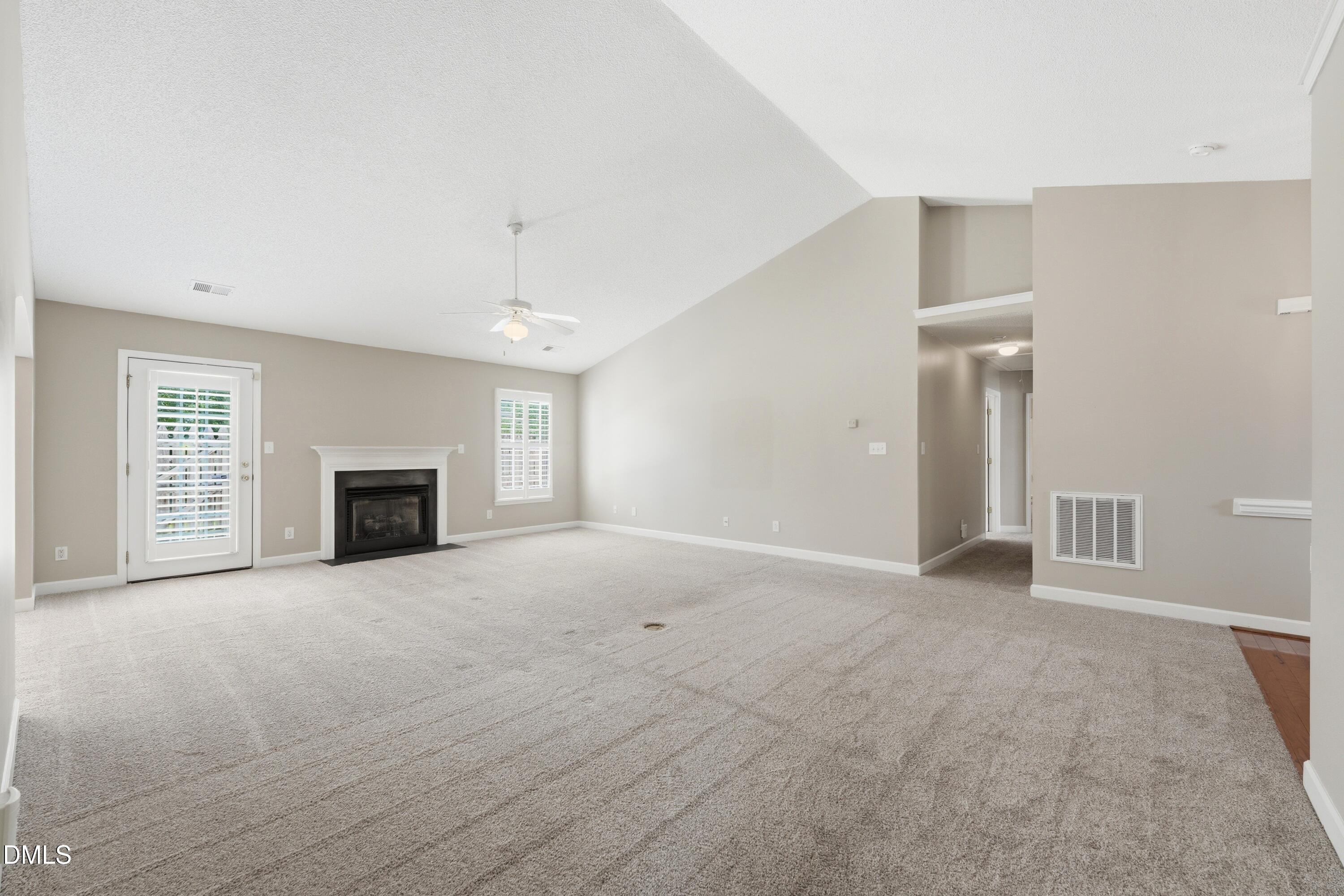 2035 Sweetbay Circle Property Photo 6
