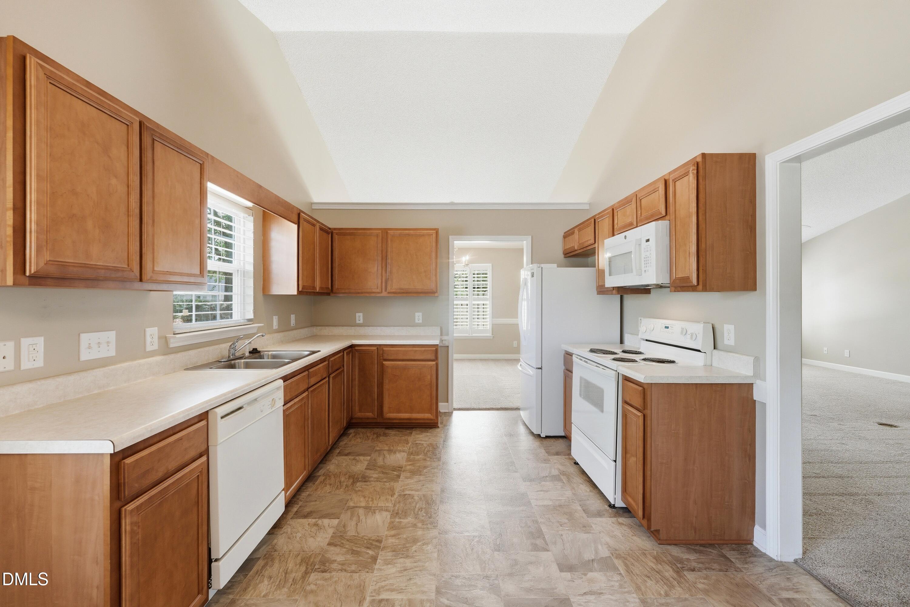 2035 Sweetbay Circle Property Photo 12