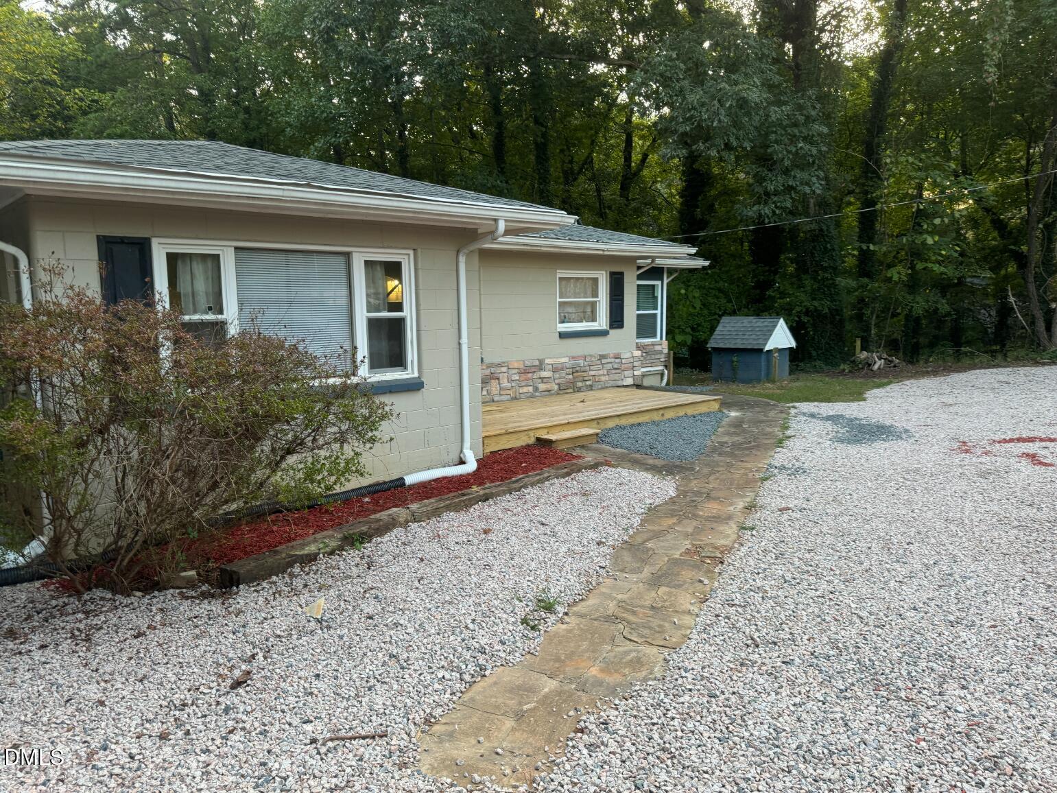 1305 Lynn Road Property Photo 2