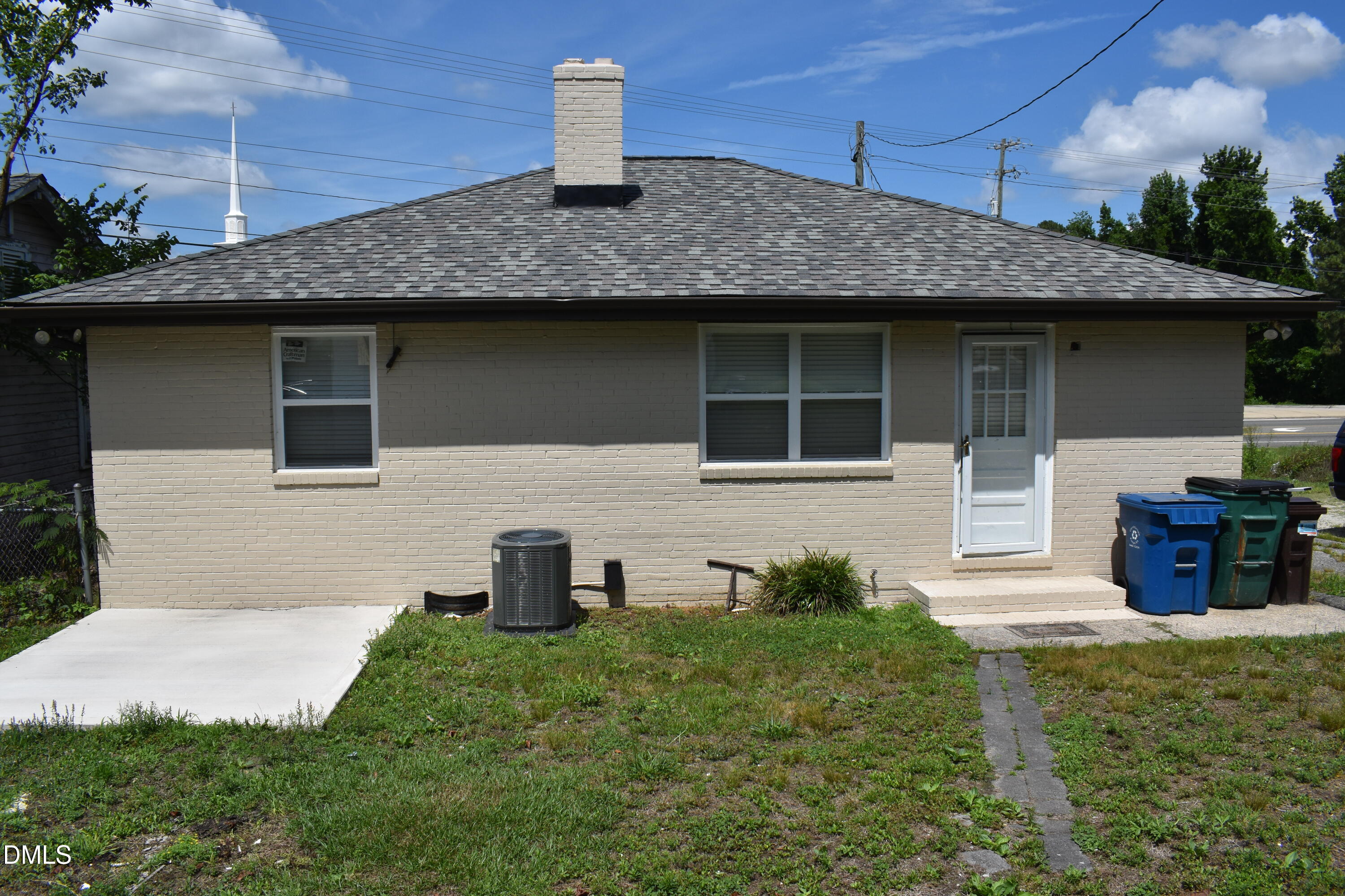 1907 S Miami Boulevard Property Photo 4